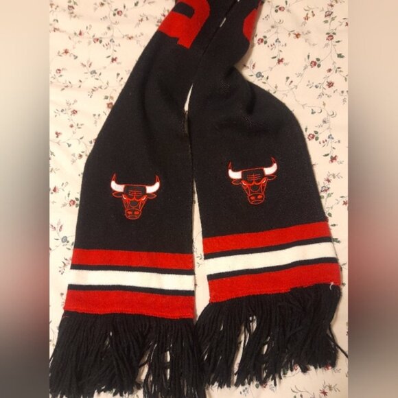 Mitchell & Ness - Chicago Bulls NBA Scarf with Fringe - Picture 5 of 5